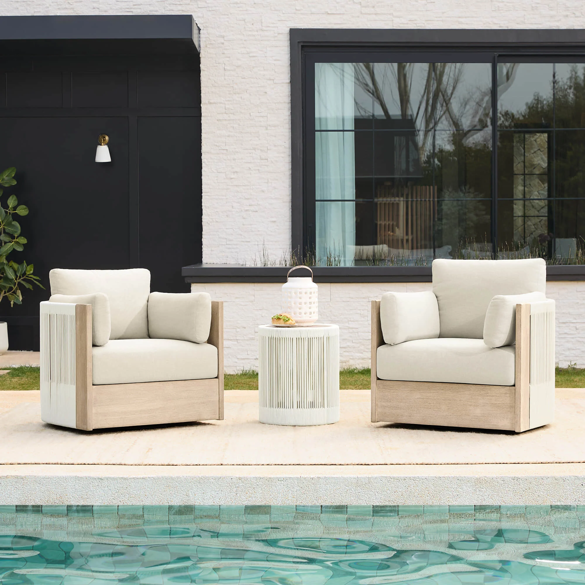 Clover Acacia Wood Rope Outdoor Bistro Set with Swivel Chair - Image 3