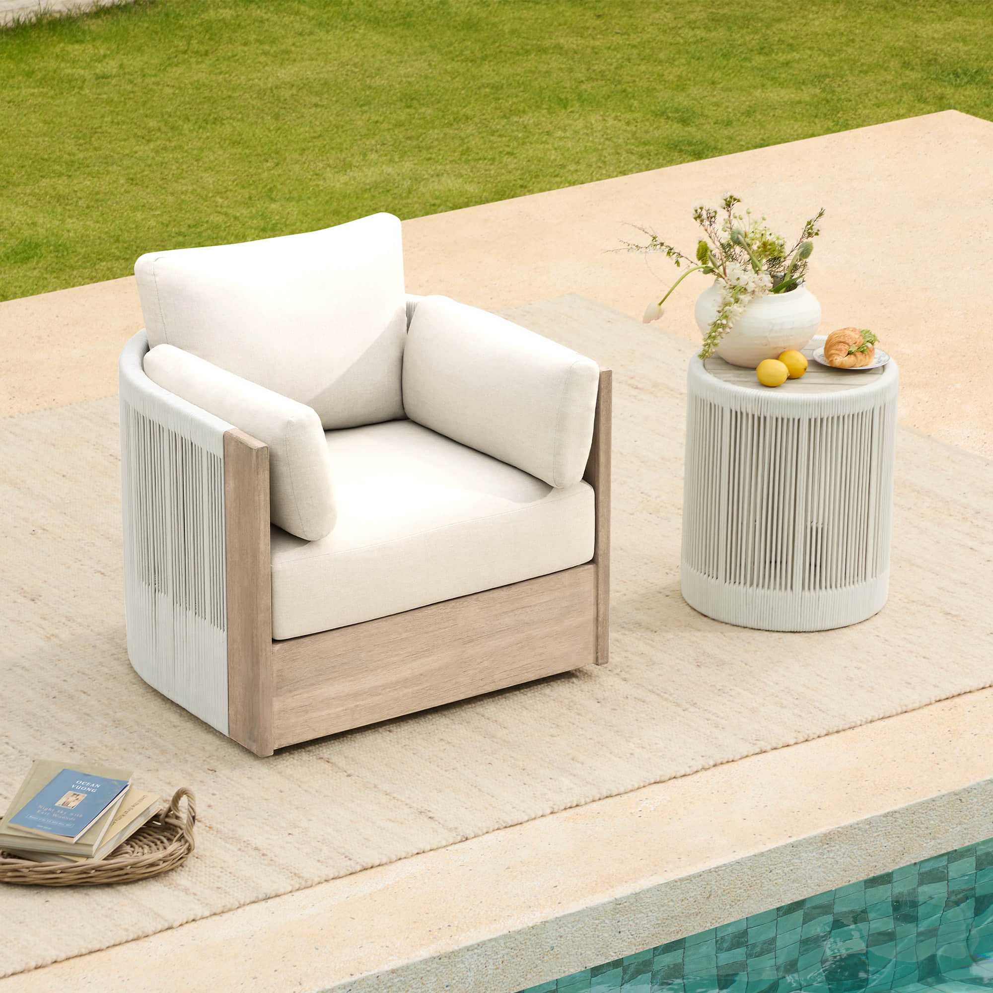Clover Acacia Wood Rope Outdoor Bistro Set with Swivel Chair - Image 5