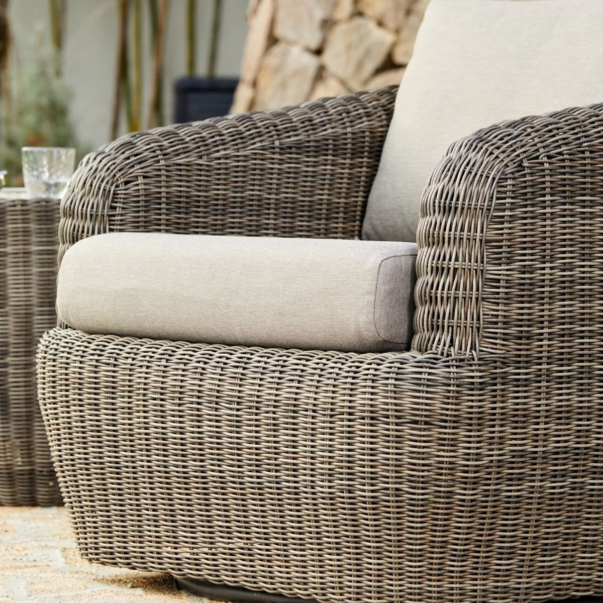 Liana Wicker Outdoor 5-Piece Patio Set - Image 5